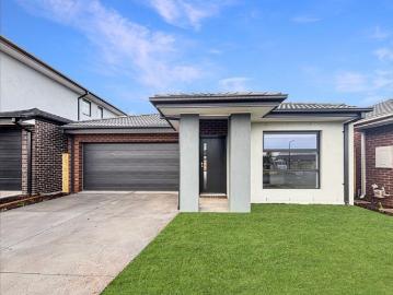 Spacious Family Home in a Prime Armstrong Creek Location