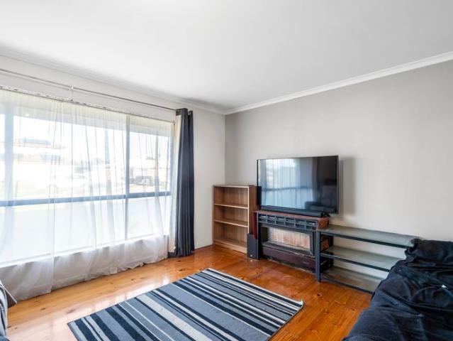 Spacious Family Home in a Prime Beachside Location