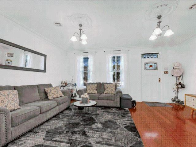 Spacious Family Home in a Prime Caroline Springs Location