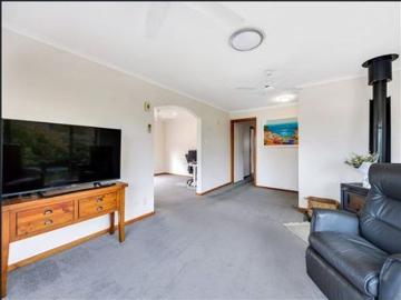 Spacious Family Home in a Prime Coastal Location