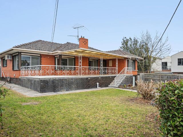 Spacious Family Home in a Prime Croydon Location