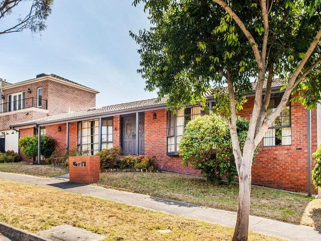 Spacious Family Home in a Prime Doncaster East Location