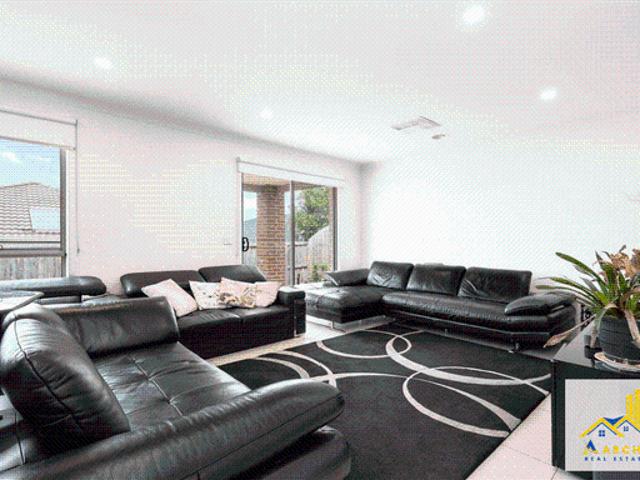 Spacious Family Home in a Prime Doreen Location!
