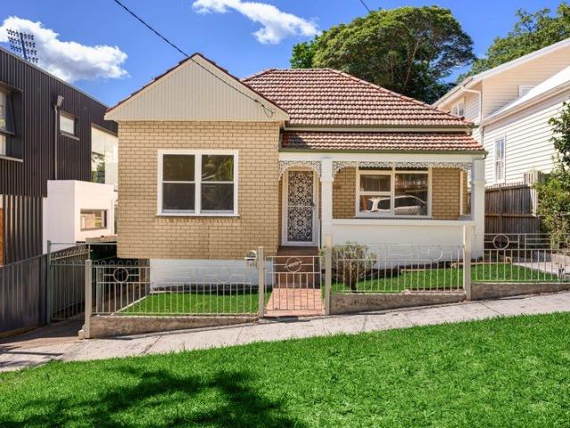 SPACIOUS FAMILY HOME IN A PRIME DRUMMOYNE LOCATION!
