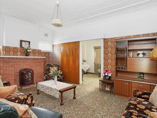 Spacious Family Home in a Prime Earlwood Location