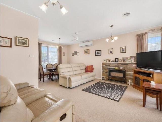 Spacious Family Home in a Prime Ferntree Gully Location