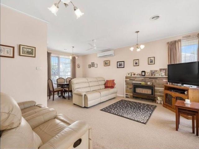 Spacious Family Home in a Prime Ferntree Gully Location