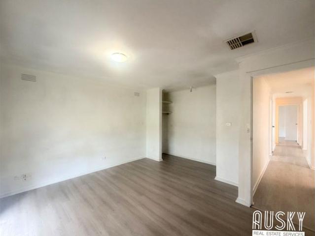 Spacious Family Home in a Prime Hoppers Crossing Location