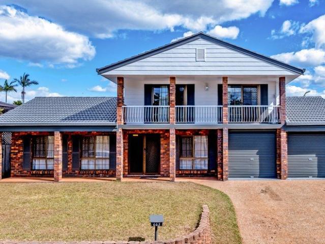 Spacious Family Home in a Prime Robertson Location
