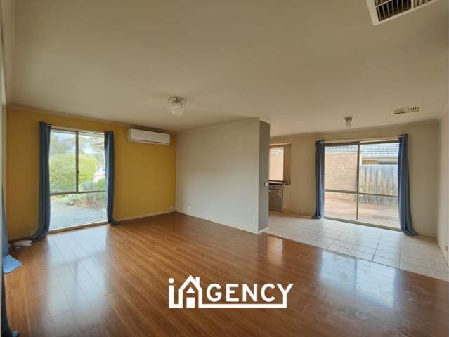 Spacious Family Home in a Prime Rowville Location!