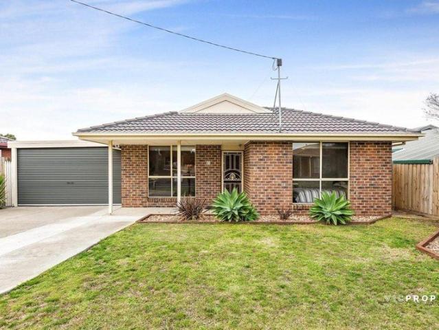 Spacious Family Home in a Prime Seabrook Location