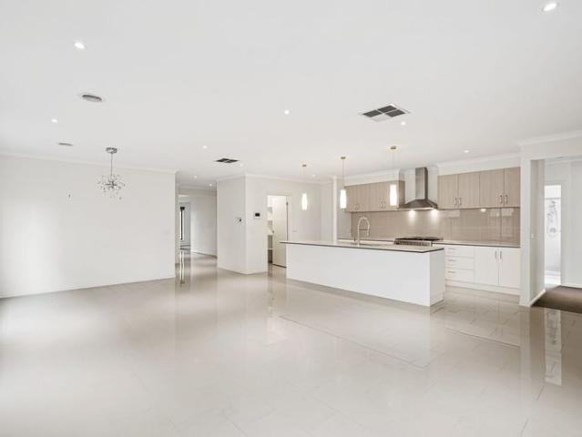 Spacious Family Home in a Prime Tarneit Location