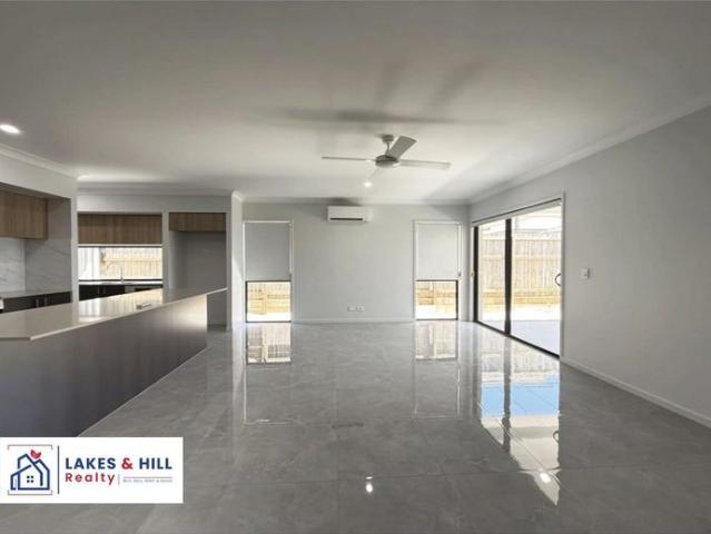Spacious Family Home in a Quiet Morayfield Cul de Sac