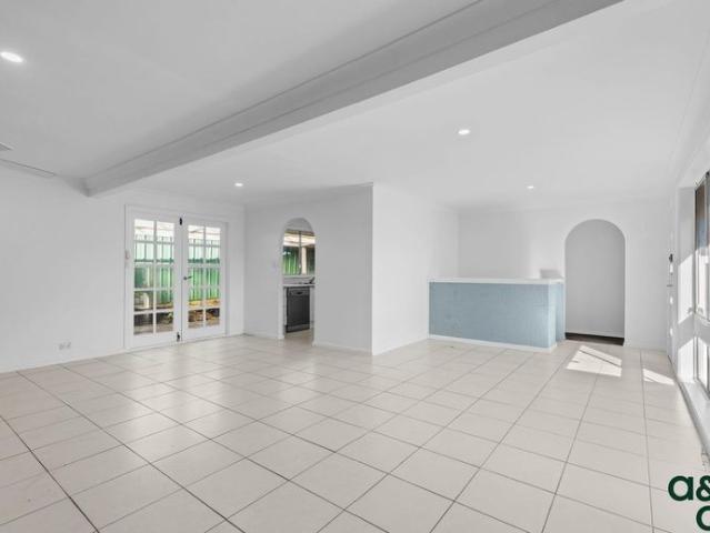 Spacious Family Home in a Quiet Cul de Sac!