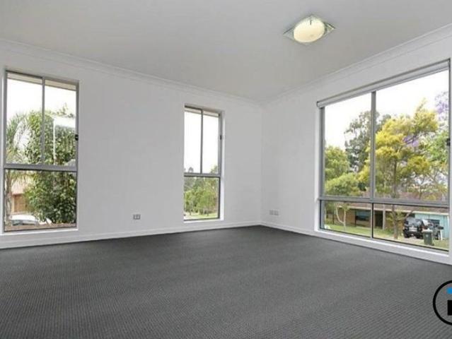 Spacious Family Home in a Quiet, Convenient Location