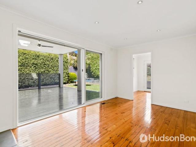 Spacious Family Home in a Quiet Court Location