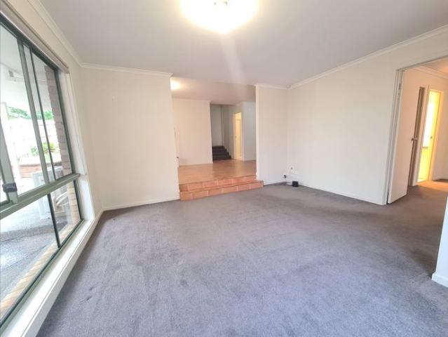 Spacious Family Home in a Quiet Court Location