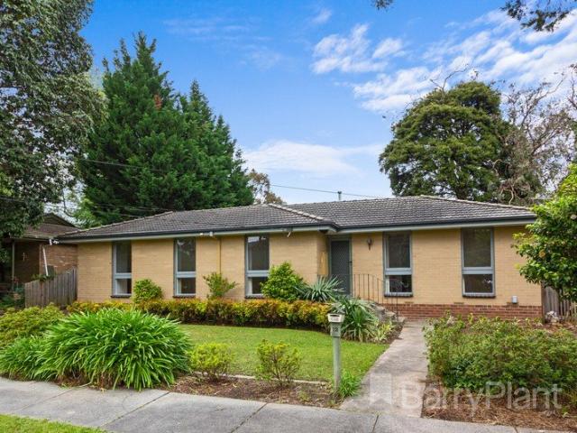 Spacious Family Home in a Quiet Court Location