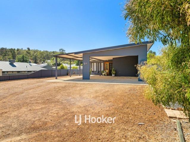 Spacious Family Home in a Quiet Donnybrook Pocket!