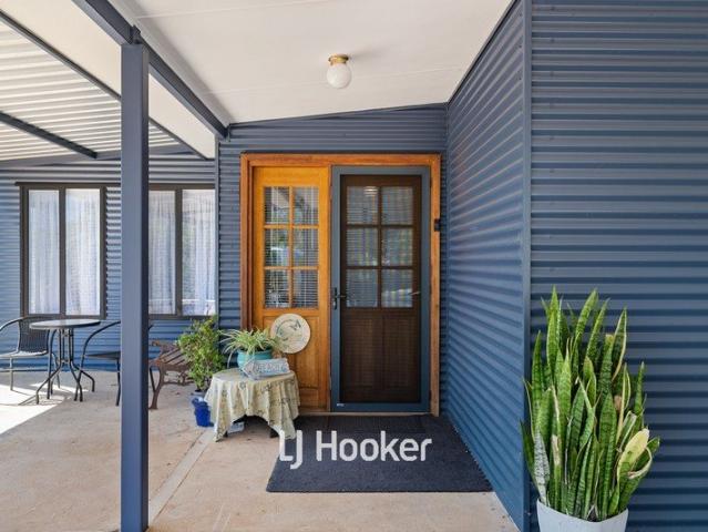 Spacious Family Home in a Quiet Donnybrook Pocket!