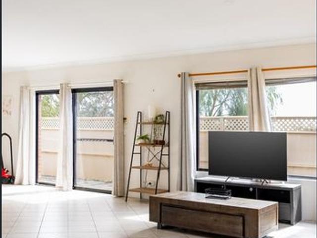 Spacious Family Home in a Quiet Glen Iris Location