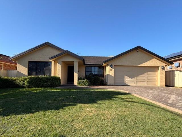 Spacious Family Home in a Sought After Botanical Gardens Location