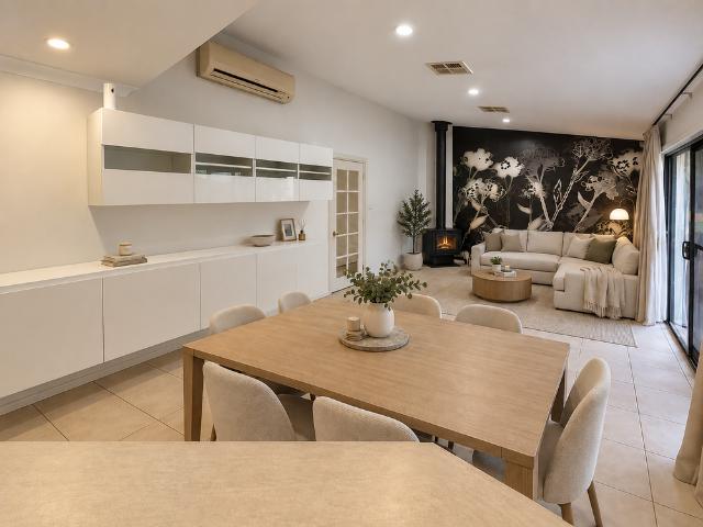 Spacious Family Home in a Sought After Botanical Gardens Location