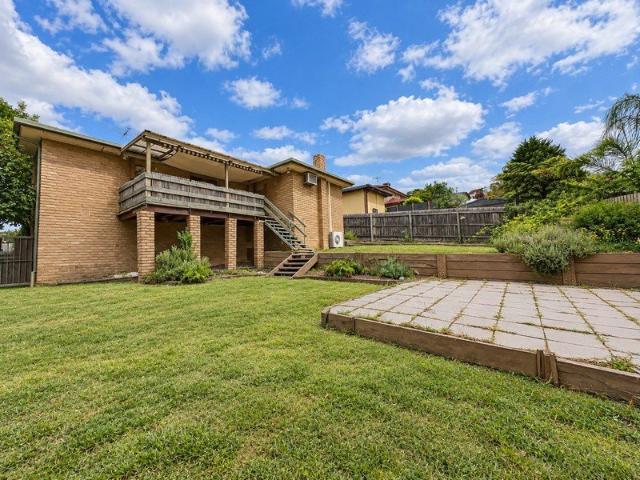 Spacious Family Home in a Sought After Doncaster East Location