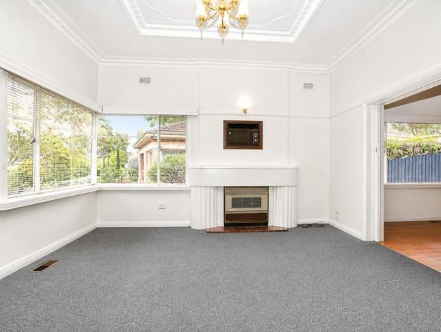 Spacious family home in a sought after Ivanhoe East location