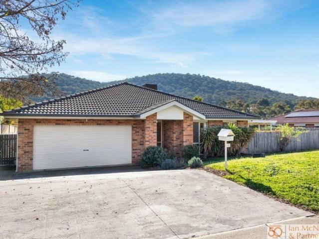Spacious Family Home in a Sought After Jerrabomberra Location