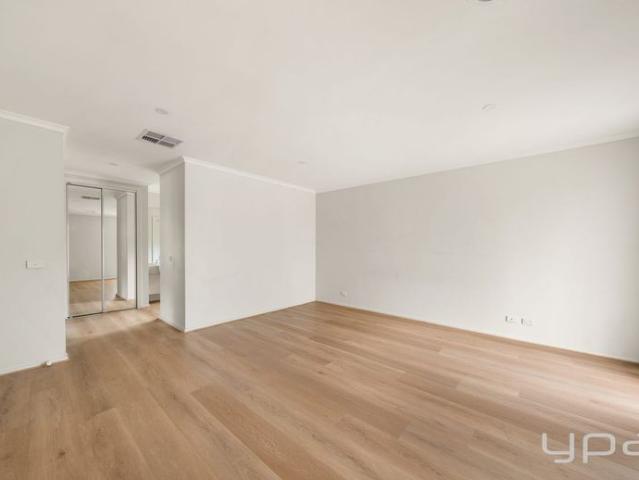 SPACIOUS FAMILY HOME IN A SOUGHT AFTER LOCATION!