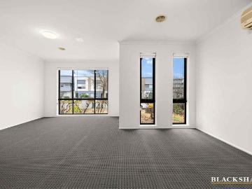 Spacious Family Home In Amaroo