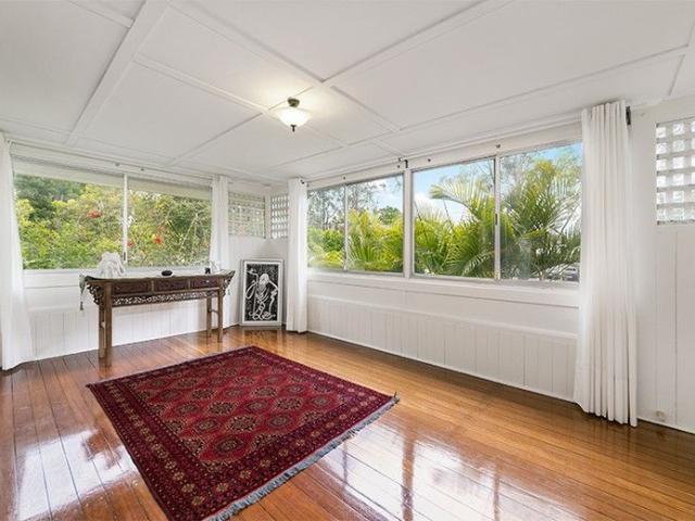 Spacious Family Home in an Unbeatable Yeronga Location