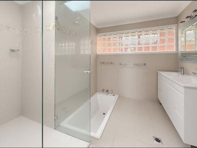Spacious family home in beachside location
