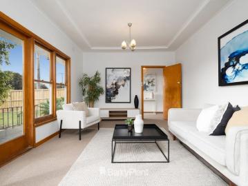 Spacious family home in Belmont’s sought after river precinct