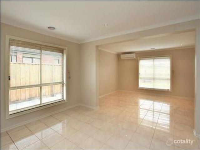 Spacious Family Home in Brookfield