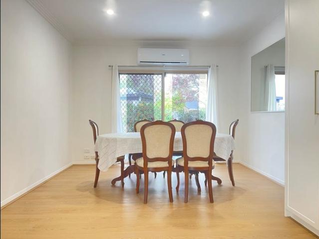 Stylish Bundall waterfront living in a Prime Gold Coast Location
