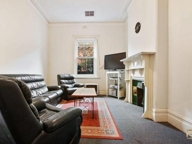 Spacious Family Home in Convenient Mile End Location