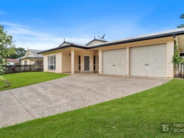 Spacious Family Home in Convenient Bentley Park Location
