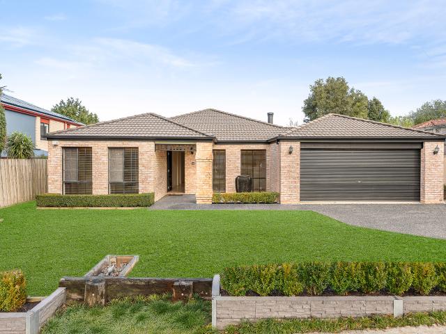 Spacious Family Home in Convenient Berwick Location