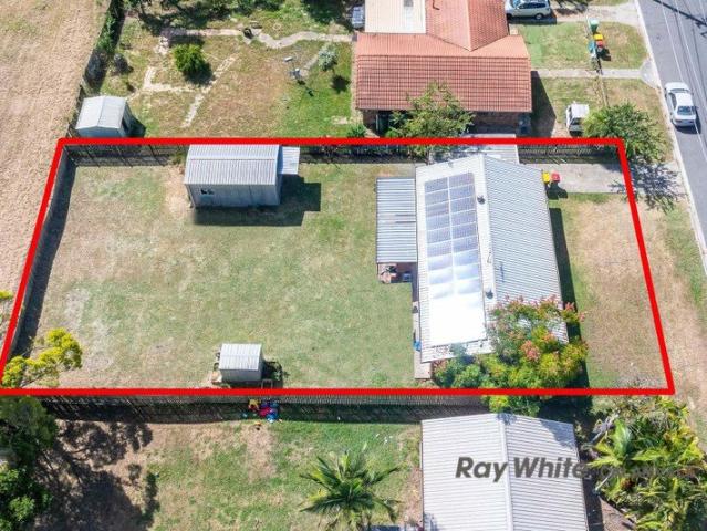 SPACIOUS FAMILY HOME IN CONVENIENT LOCATION WITH POTENTIAL FOR GRANNY FLAT OR POOL