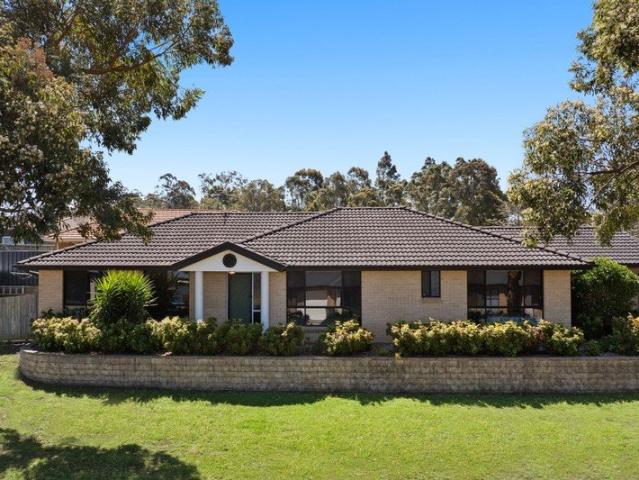 SPACIOUS FAMILY HOME IN CONVENIENT LOCATION