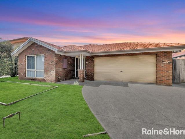 SPACIOUS FAMILY HOME IN CONVENIENT LOCATION