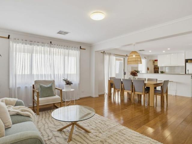 Spacious Family Home in Convenient Location!