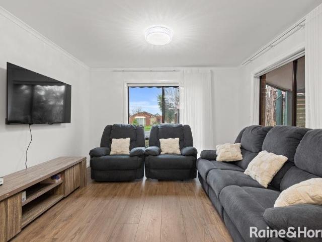 Spacious Family Home in Convenient Roxburgh Park