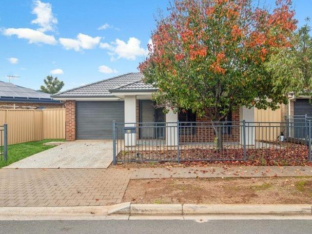 Spacious Family Home in Convenient Smithfield Plains