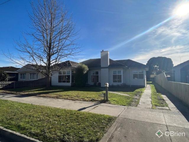 Spacious Family Home in Convenient West Bairnsdale Location