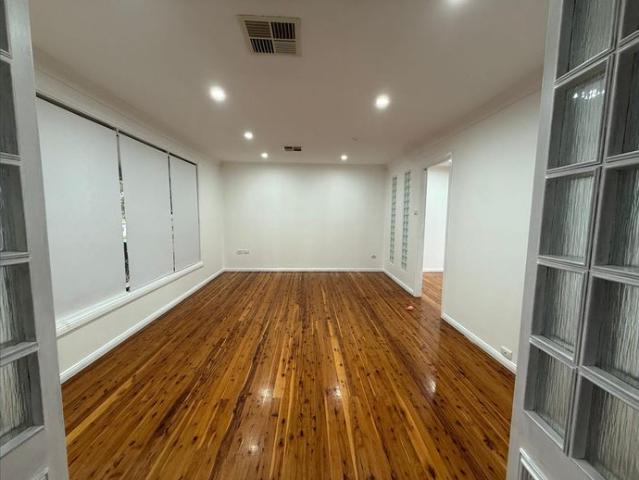 Spacious Family Home in Convenient Wetherill Park Location