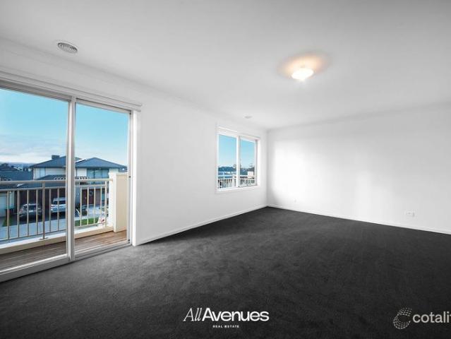 Spacious Family Home in Clyde North