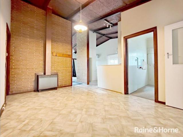 Spacious Family Home in Desirable Riverglades